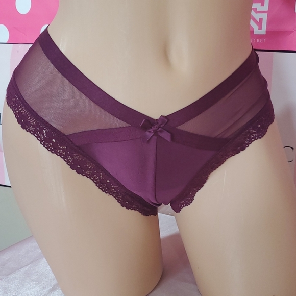 40% OFF 4+ BUNDLES CLOSET CLOSING! - Picture 2 of 4